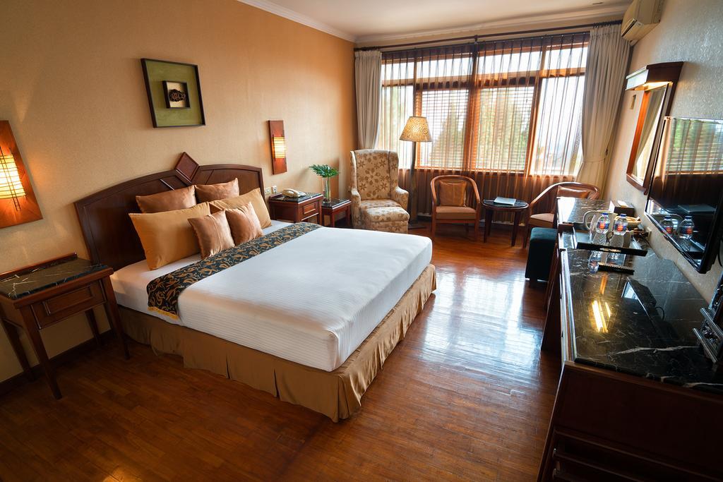 Deluxe Double or Twin Room